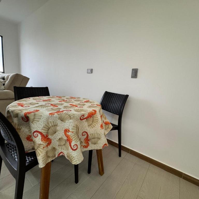 Beach House miramar 4 - Two-Bedroom Apartment - 3