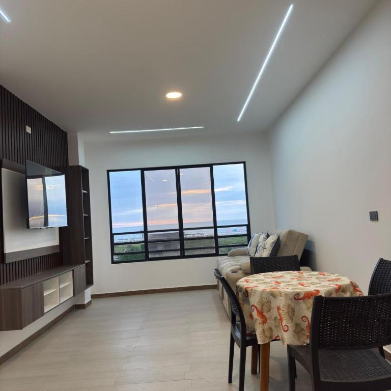 Beach House miramar 4 - Two-Bedroom Apartment - 13
