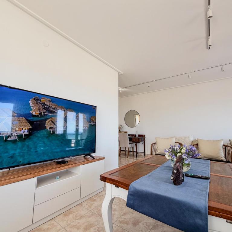Referencia 02 - Two-Bedroom Apartment with Sea View - 10