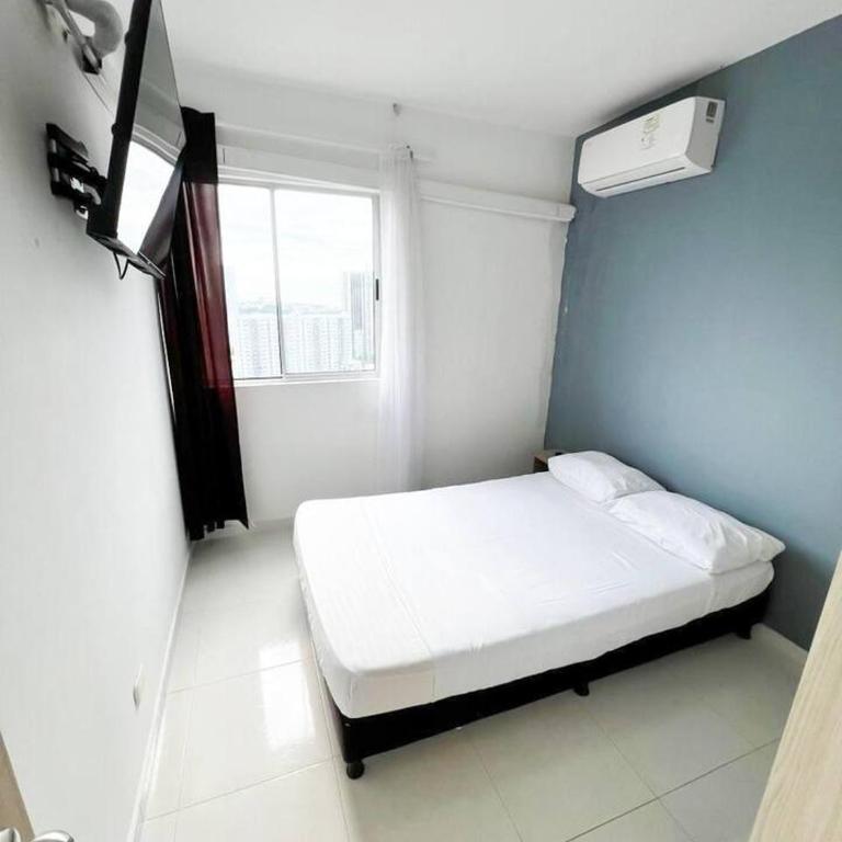 Apartamento 3 Habitaciones con Piscina cerca de las Playas de Cartagena - Three-Bedroom Apartment - 6