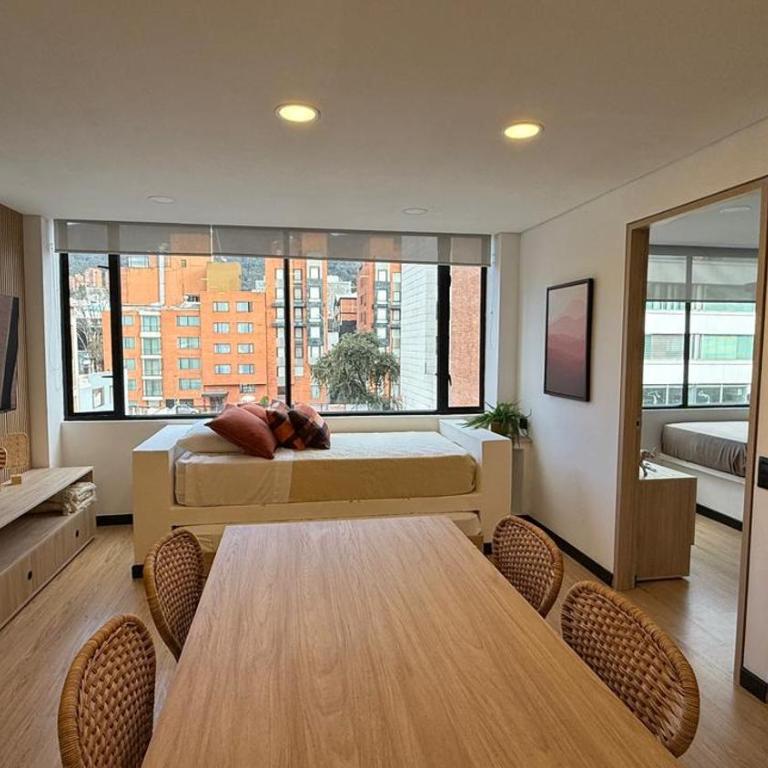 Great space in perfect area! Walk everywhere! - Apartamento - 1