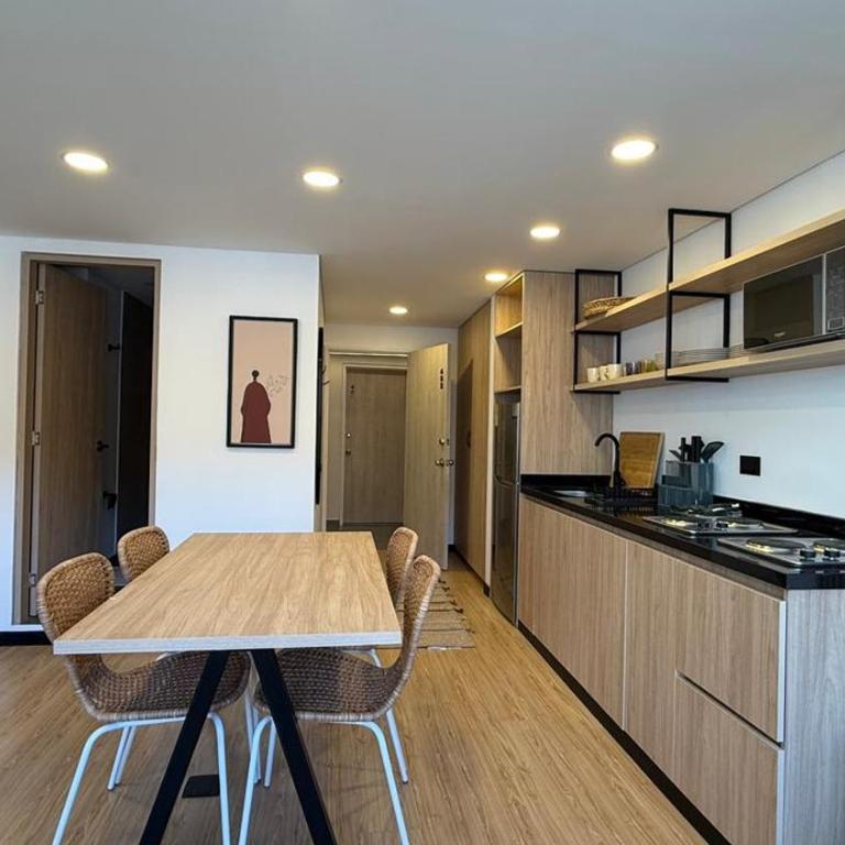 Great space in perfect area! Walk everywhere! - Apartamento - 5