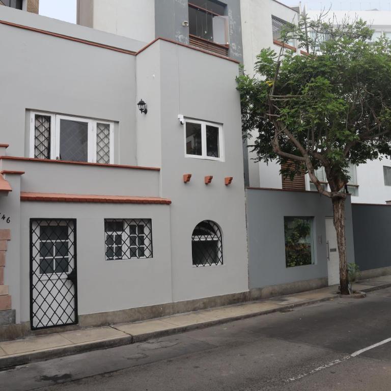 Casita de Miraflores calle Ocharan a 5 minutos de Larcomar - Casa de 2 dormitorios - 1