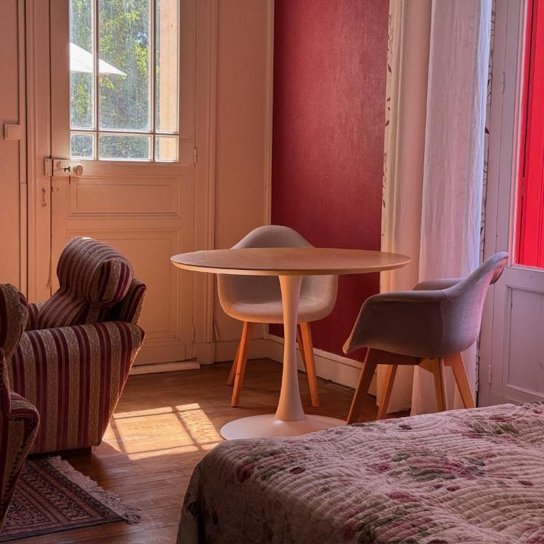Lingaillat - Chambre Quadruple avec Balcon - 11