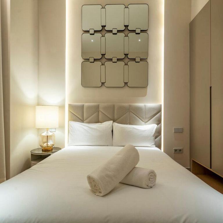 R14 –Deluxe Style Trendiest location in Malasaña - Three-Bedroom Apartment - 37