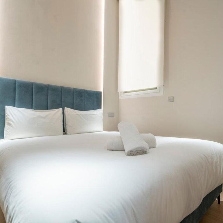 R14 –Deluxe Style Trendiest location in Malasaña - Three-Bedroom Apartment - 48
