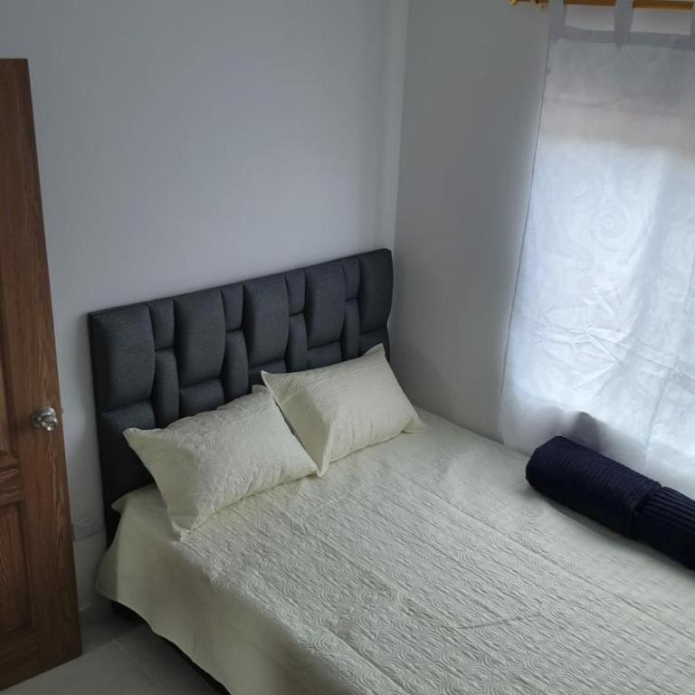 Apartamento el descanso - Three-Bedroom Apartment - 16