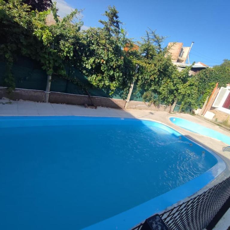 Rincón de Lujan - Casa de 3 dormitorios - 60