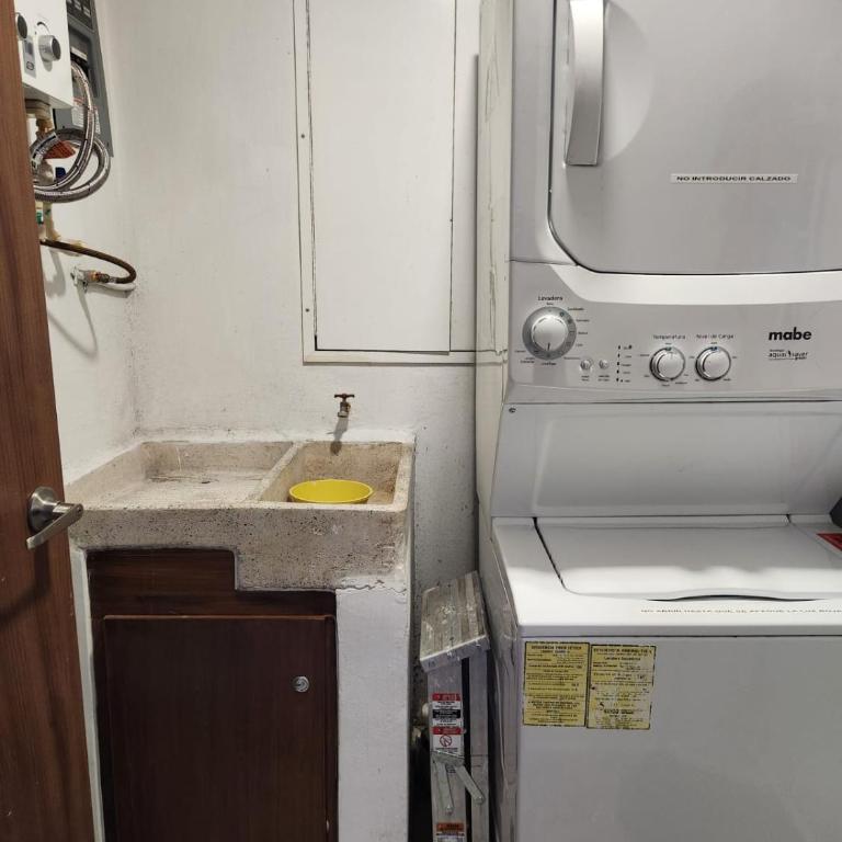 Depa nuevo en el corazón de GDL con seguridad y alberca - Apartamento de 2 dormitorios - 28