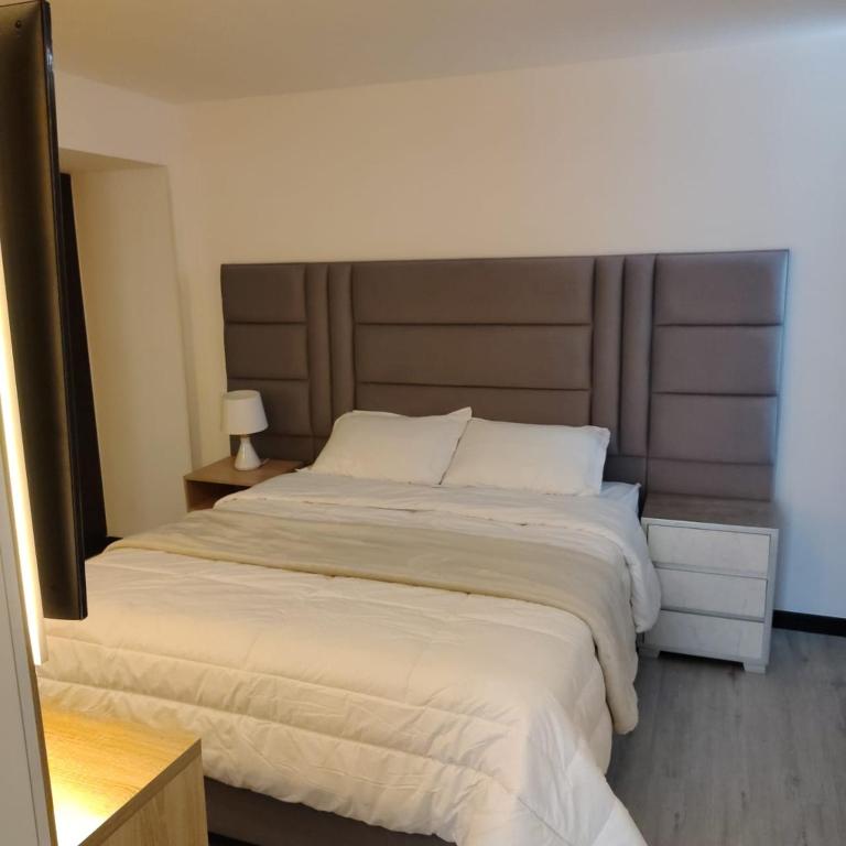 Apartamento lujoso y acogedor frente al centro comercial cacique BGA - Deluxe Apartment - 17