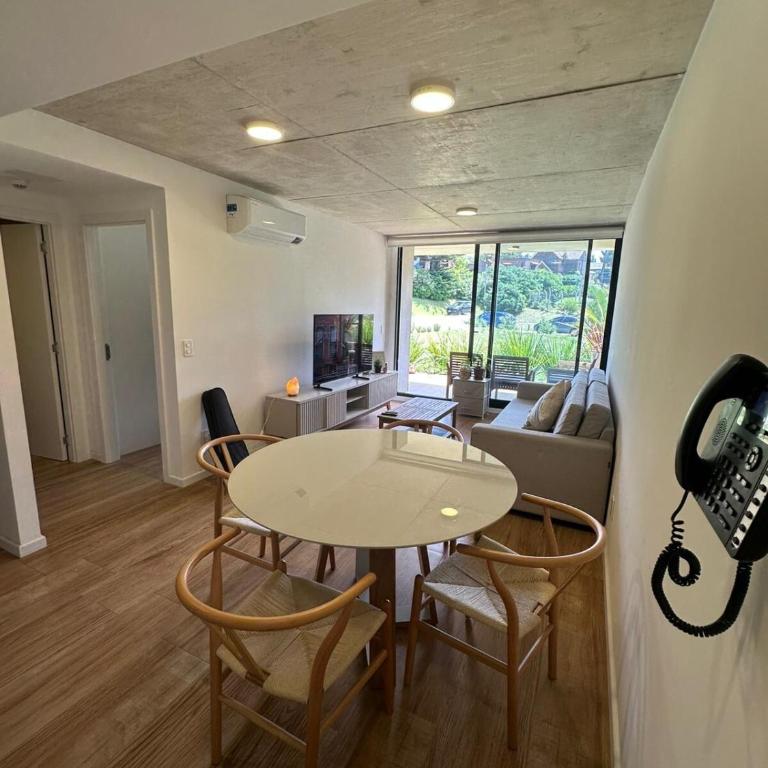 Playas, piscinas y todo punta del este - Apartamento de 1 dormitorio - 12