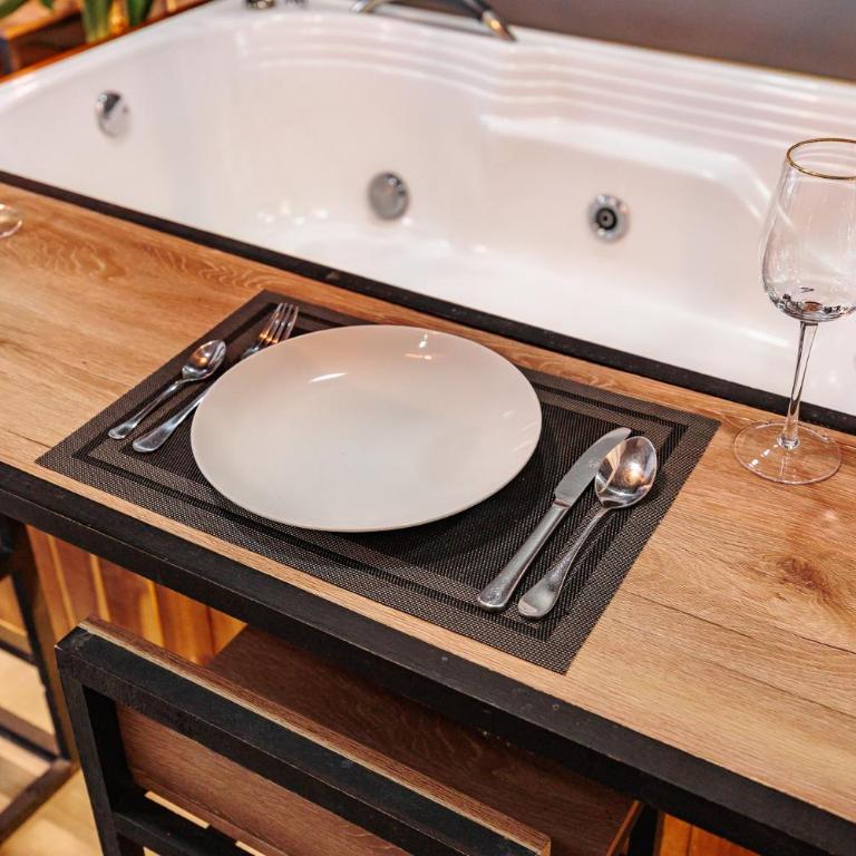 Hotel One Laureles - Habitación Doble con bañera de hidromasaje - 3