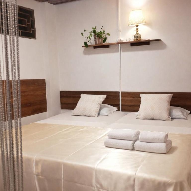 Feliz Puerta Entire House with Rooftop Terrace - Vacation Home - 5