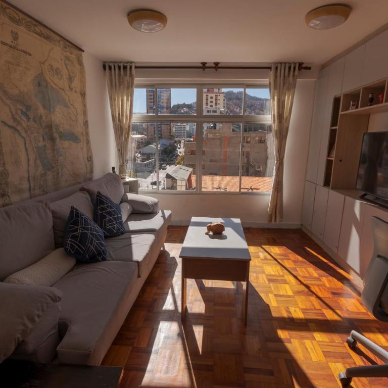 Miraflores Skyline Retreat - Three-Bedroom Apartment with View - 18