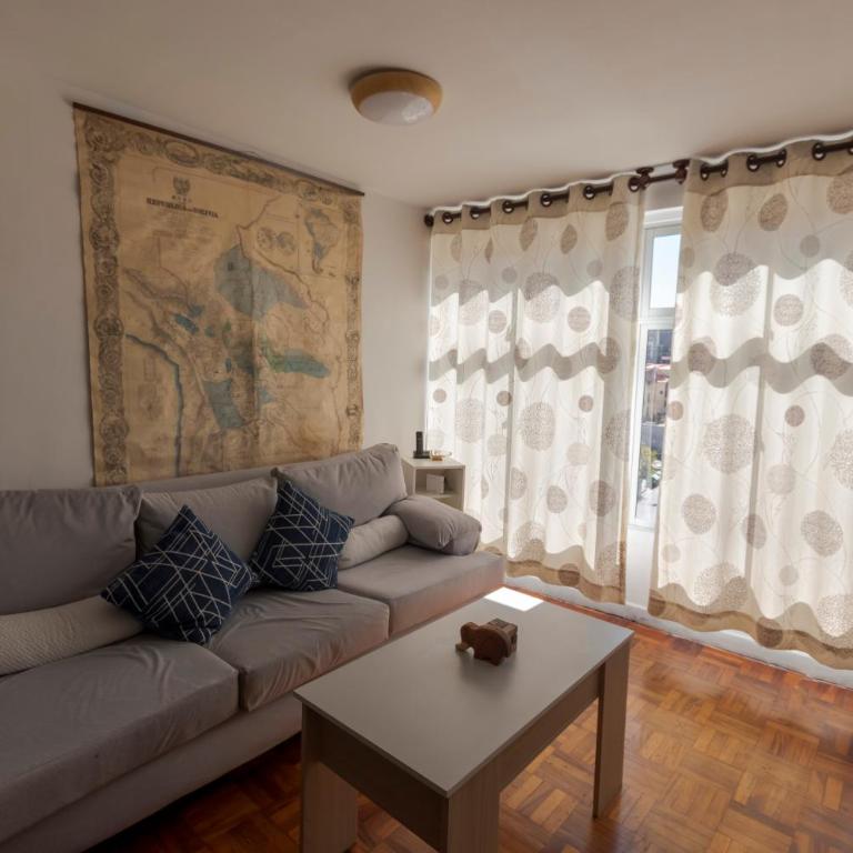 Miraflores Skyline Retreat - Three-Bedroom Apartment with View - 21