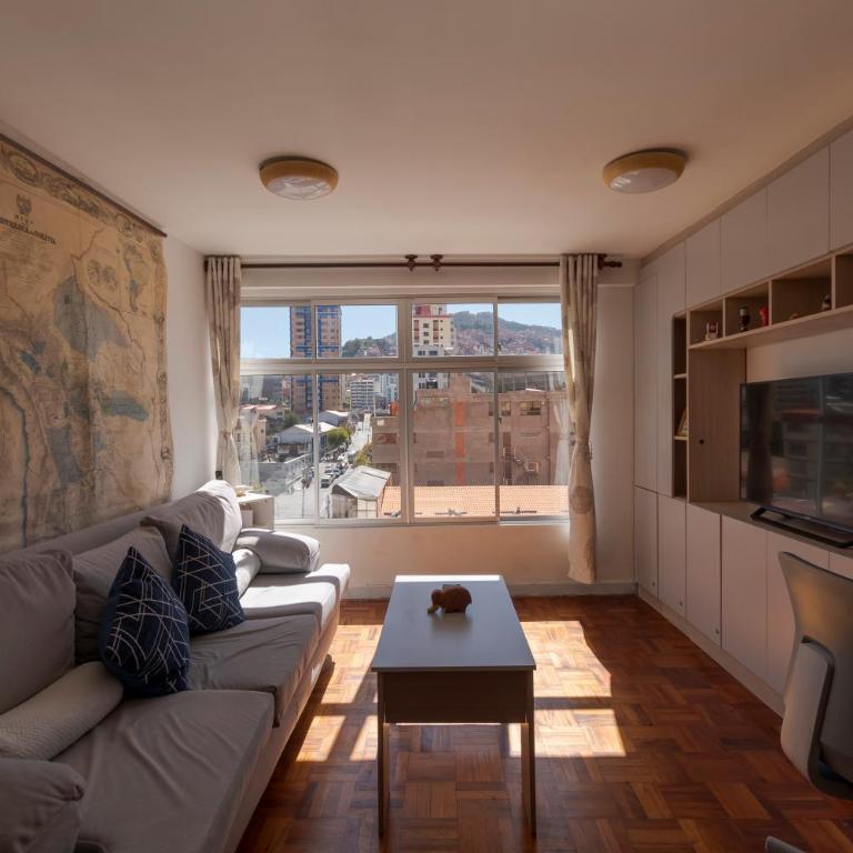 Miraflores Skyline Retreat - Three-Bedroom Apartment with View - 1