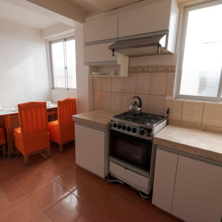 Miraflores Skyline Retreat - Three-Bedroom Apartment with View - 51