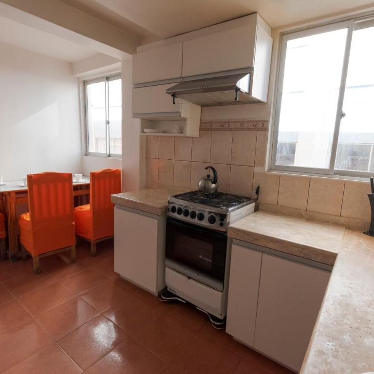 Miraflores Skyline Retreat - Three-Bedroom Apartment with View - 52