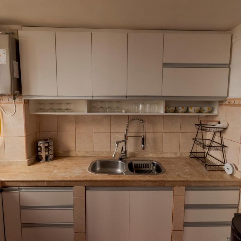 Miraflores Skyline Retreat - Three-Bedroom Apartment with View - 37