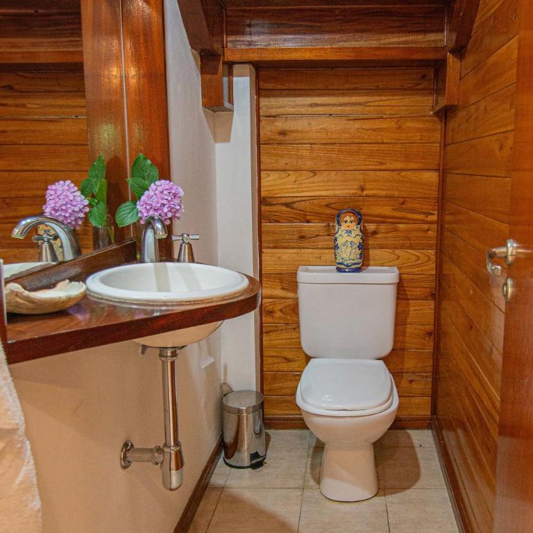 Amplia Casa Boutique en un Bosque cerca del Mar - Four-Bedroom House - 19