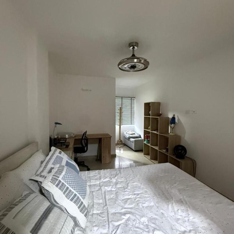 close to the Iberoamerica clinic and Viva shopping center - Apartamento de 1 dormitorio - 4