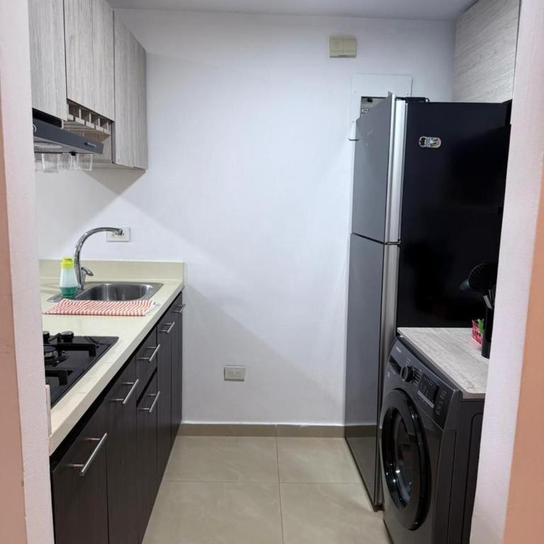 close to the Iberoamerica clinic and Viva shopping center - Apartamento de 1 dormitorio - 8