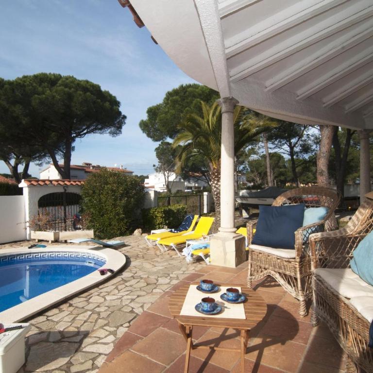 Villa Divina con gran piscina privada en L'Escala - HISP-7-92 - Villa - 4