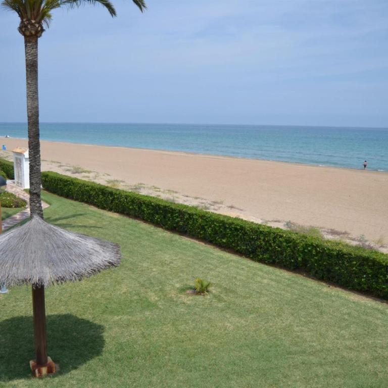 Apartamento en primera línea de playa en Denia con Wi-Fi, jardín y piscina - ES-373-34 - Apartamento - 8