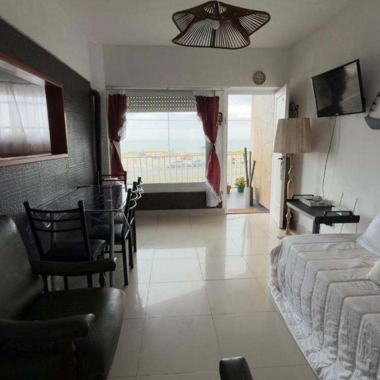 Mediterraneo - frente al mar, con amaneceres únicos, balcon y estacionamiento - One-Bedroom Apartment - 4