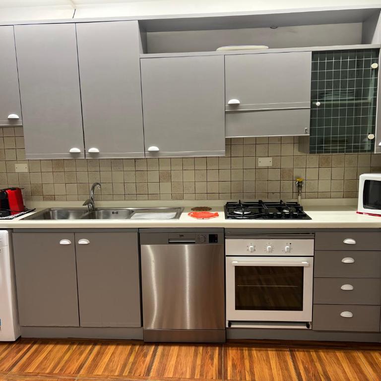 Stunning Center Rome Apartment - Appartamento con 2 Camere da Letto - 23