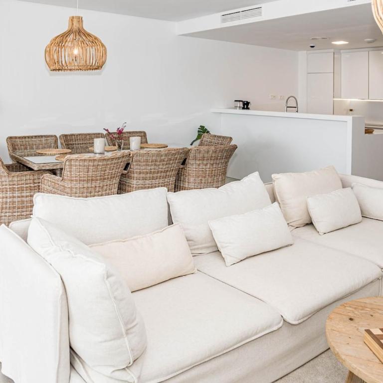 CAH - Large terrace indoor pool and gym - Apartamento - 6