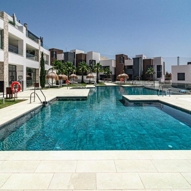 CAH - Large terrace indoor pool and gym - Apartamento - 50