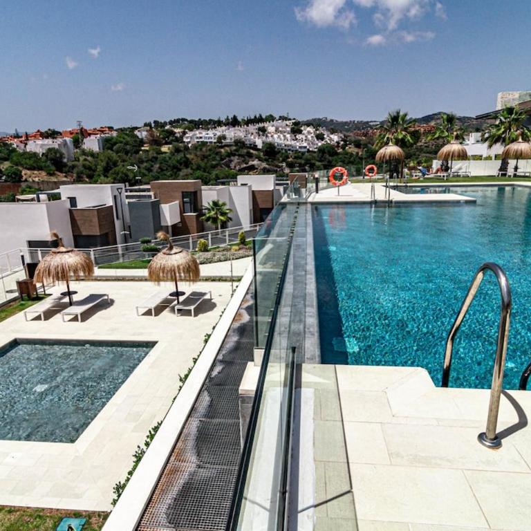 CAH - Large terrace indoor pool and gym - Apartamento - 49