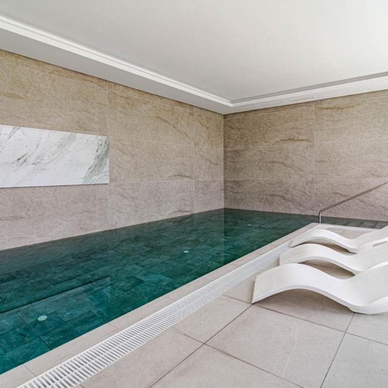 CAH - Large terrace indoor pool and gym - Apartamento - 56