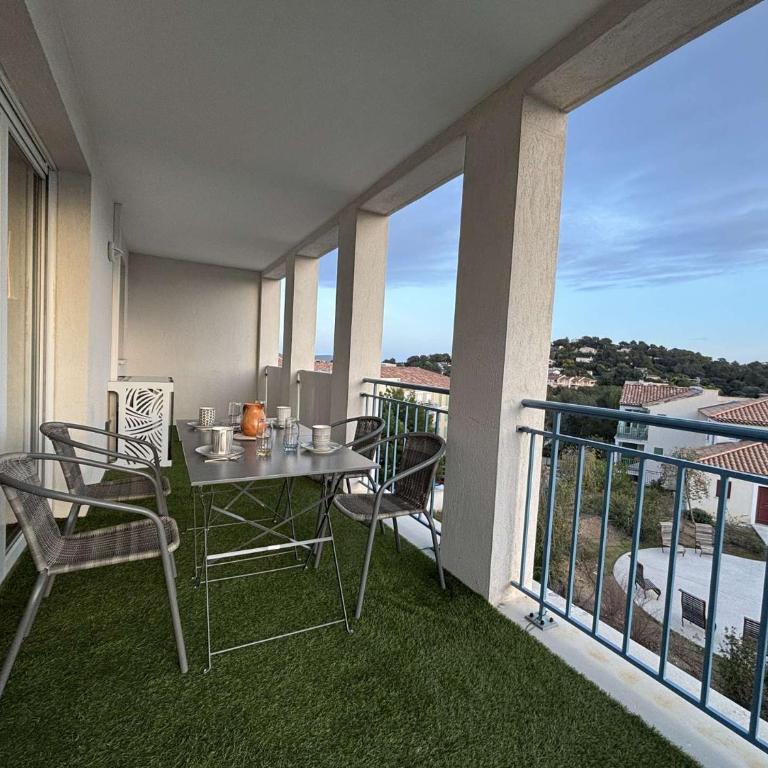 CA110-039 APPARTEMENT 3 PIÈCES - 4 personnes CAVALAIRE SUR MER - Two-Bedroom Apartment - 1