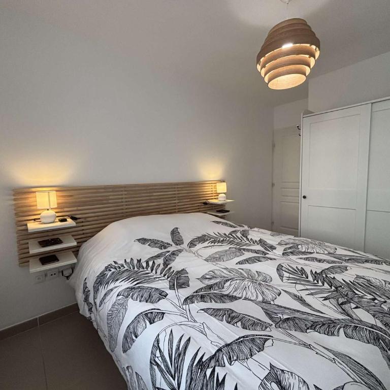 CA110-039 APPARTEMENT 3 PIÈCES - 4 personnes CAVALAIRE SUR MER - Two-Bedroom Apartment - 2