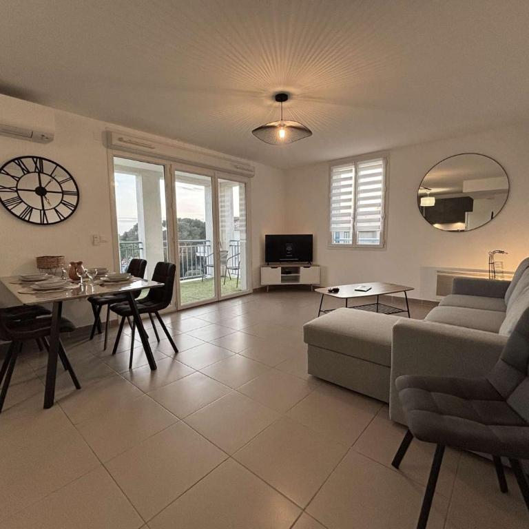 CA110-039 APPARTEMENT 3 PIÈCES - 4 personnes CAVALAIRE SUR MER - Two-Bedroom Apartment - 11