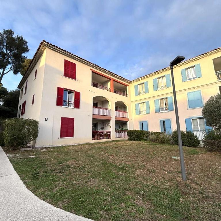 CA110-039 APPARTEMENT 3 PIÈCES - 4 personnes CAVALAIRE SUR MER - Two-Bedroom Apartment - 18