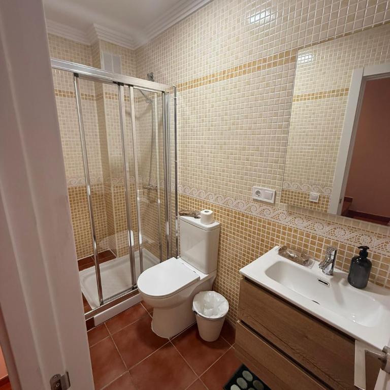 Estepona Old Town! 3bed house 5min Walk to Beach - Casa de 3 dormitorios - 6
