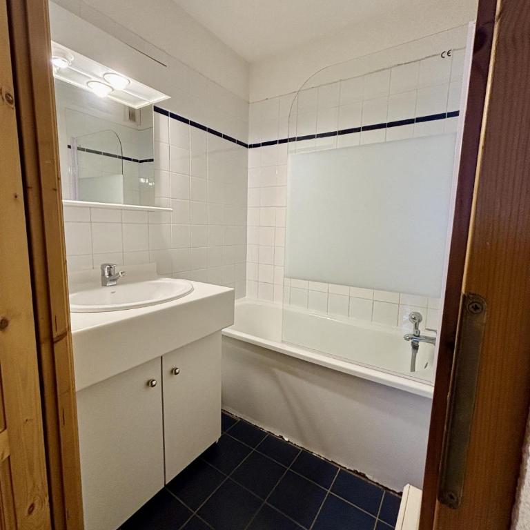 Les Eterlous N 46 2P6 7 - Appartement - 3