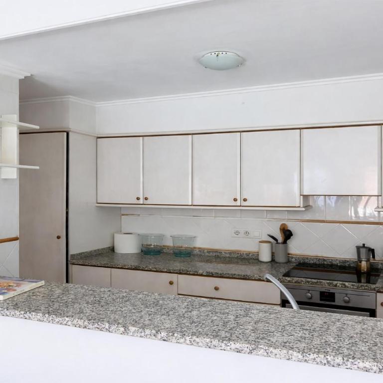 1 Bedroom Awesome Apartment In Denia - Apartamento de 1 dormitorio - 2