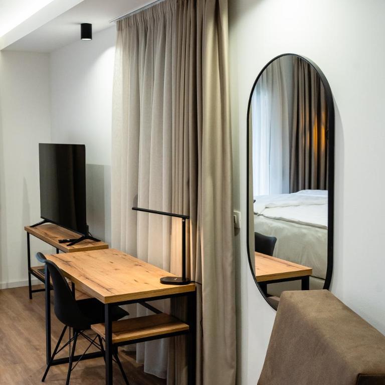 The Hill Aparthotel - Double Room - 1