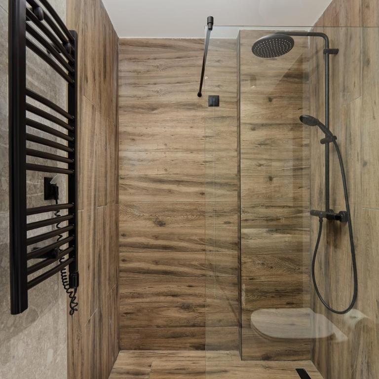 Wulfenia Hotel & Spa - Apartman sa 2 Spavaće Sobe i Balkonom - 3