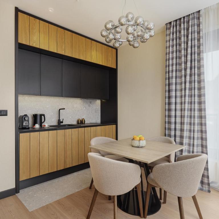 Wulfenia Hotel & Spa - Apartman sa 2 Spavaće Sobe i Balkonom - 8