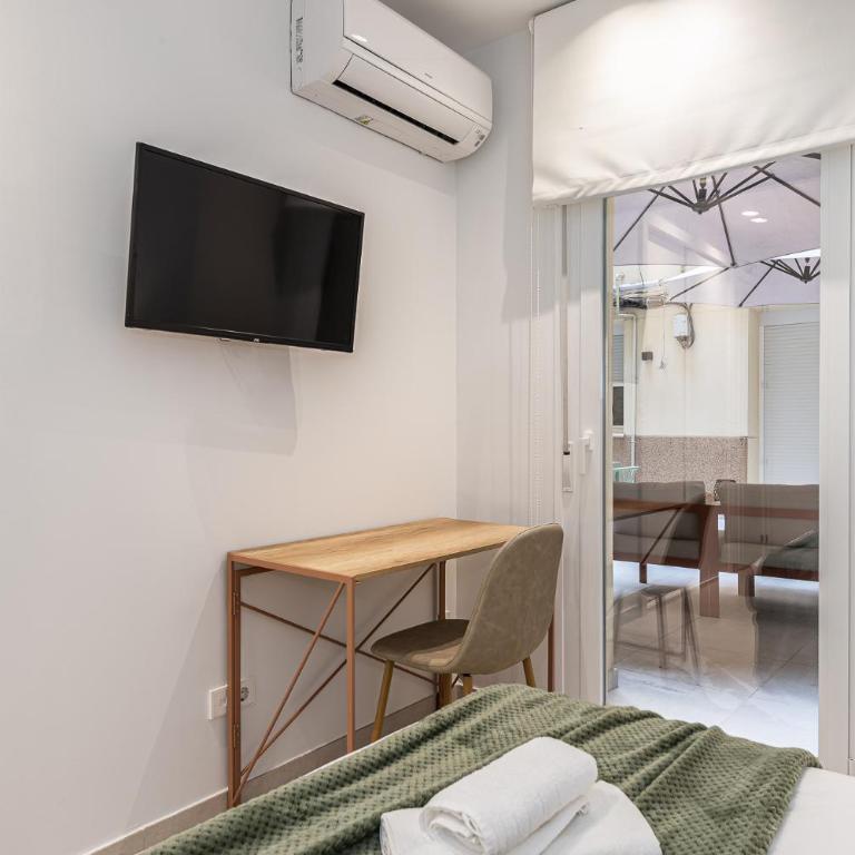 Waou Urban Home Chamberi - Deluxe Double Room with Shower - 27