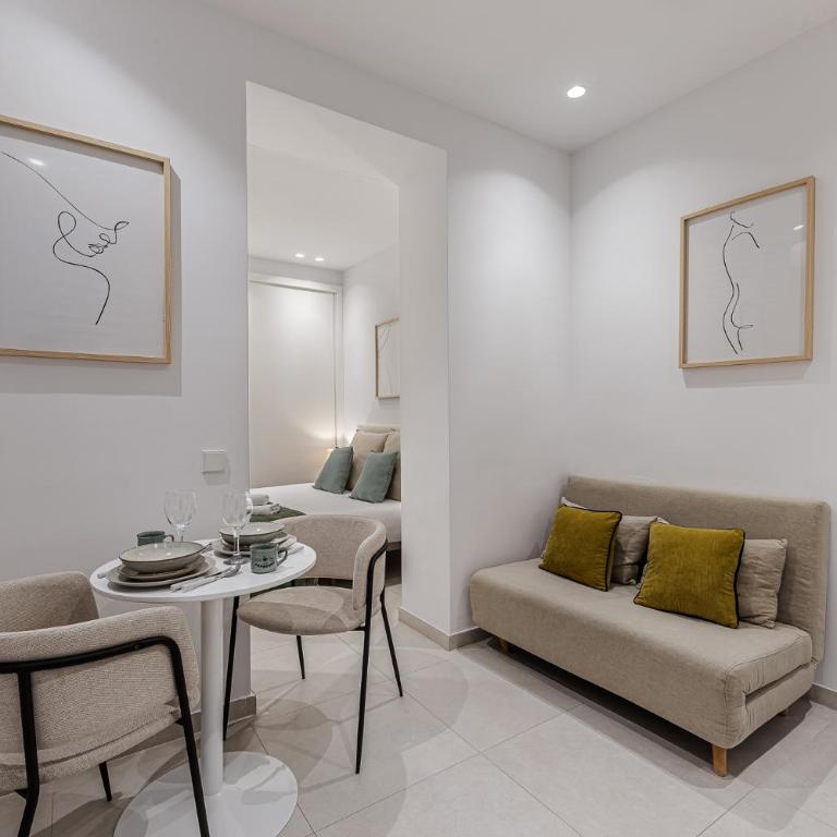 Waou Urban Home Chamberi - Deluxe Double Room (1 adult + 1 child) - 26