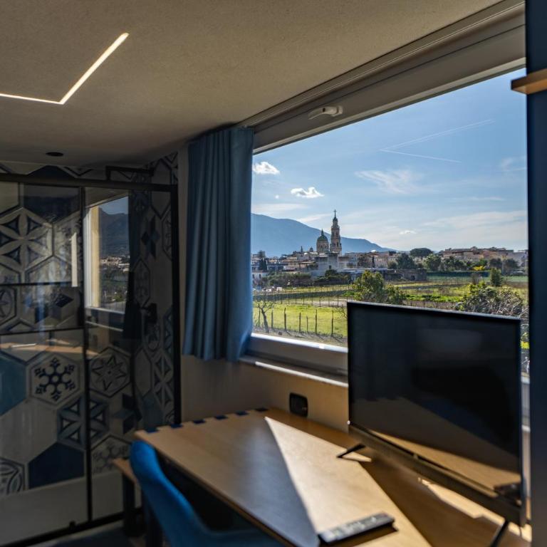 Michelangelo's Home Pompei - Queen Room with Garden View - 11