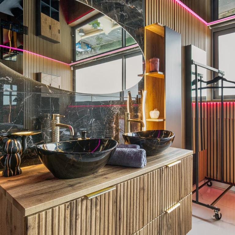 Luxury of Love - Suite d'exception - Vue mer - Balnéo XXL - Village Naturiste - One-Bedroom Apartment - 10
