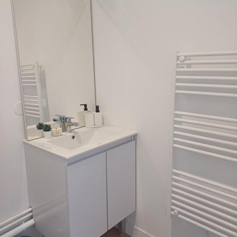 Le Clos Carnot 2 - Proche Commodités - Apartment - 17