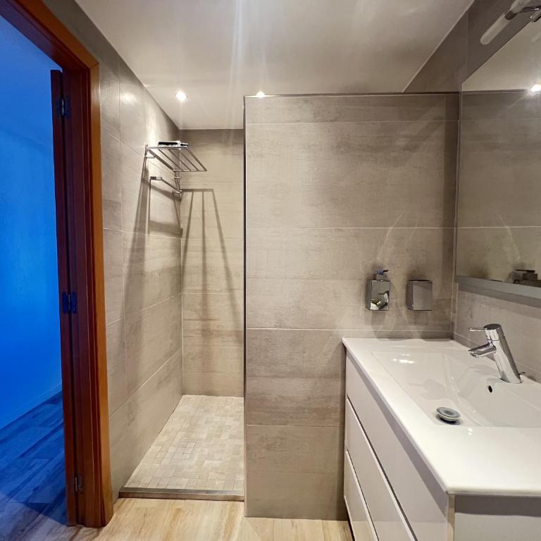 Apartamento Frente al Canal con Terraza y Vistas al Mar - Apartamento de 1 dormitorio - 35
